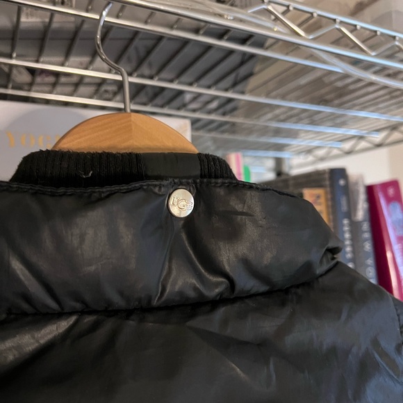 Ugg Australia woman’s down puffer jacket. Size Small - Picture 6 of 6